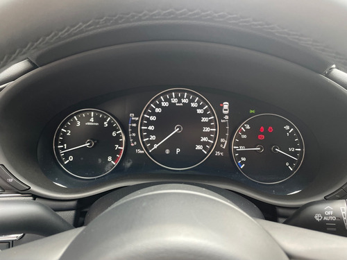 Imagen 19 de 24 de Mazda 3 Sedan Touring At Hibrido 2.0 2023