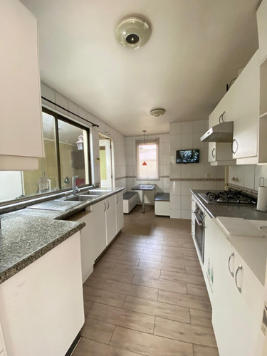 Acogedora Casa En Barrio Residencial, Con Acceso Controlado.