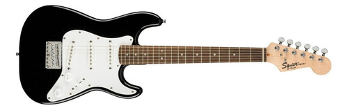 Guitarra elétrica Squier by Fender Mini stratocaster de choupo black brilhante com diapasão de louro indiano