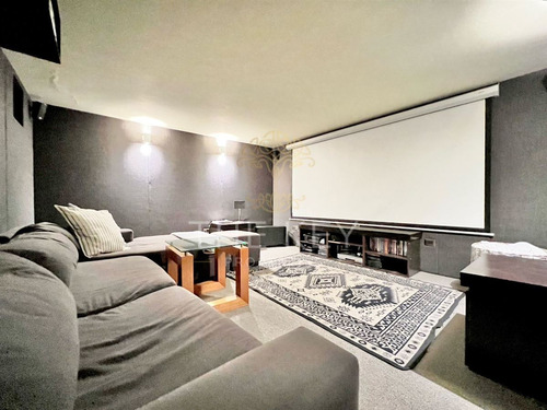 Casa En Arriendo De 5 Dorm. En Lo Barnechea