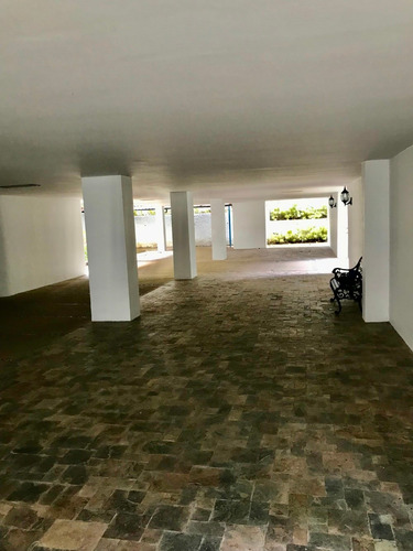 Imagen 13 de 13 de Apartamento En Venta Urb. Campo Alegre C-19676