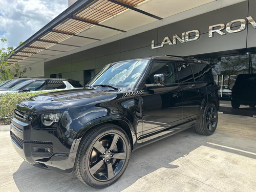 Land Rover Defender 110 Dynamic SE