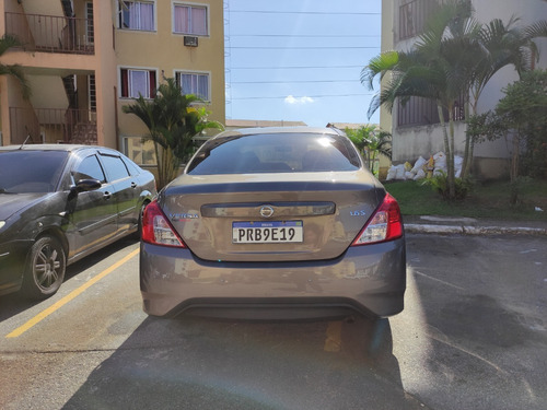 Imagem 3 de 14 de Nissan Versa