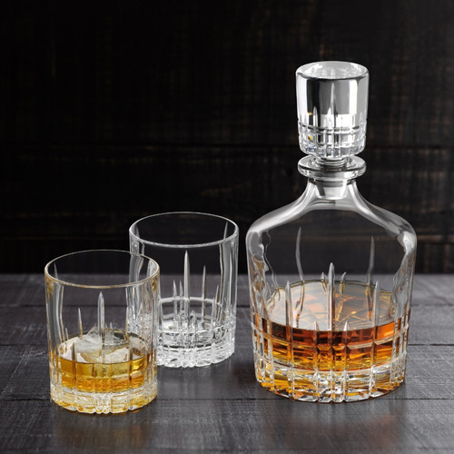 Imagen 4 de 10 de Whisky Chivas Regal Extra 13 AƱos Estuche + 2 Vasos. Cuotas