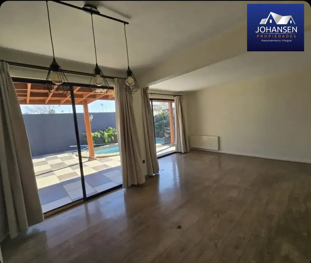 Imagen 2 de 28 de Casa Arriendo 4 D 3 B Condominio Huechuraba, Colegio Lincoln