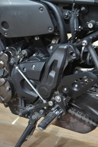 Neo-retro Yamaha Xsr 700, Atractiva Con Excelente Manejo