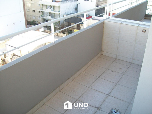 Moreno 73 Bis - Dpto De 1 Dormitorio Externo.