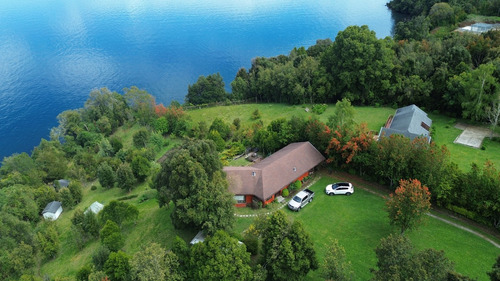 Casa En Parcela Con Orilla De Playa Y Vista Volcán, Cascadas