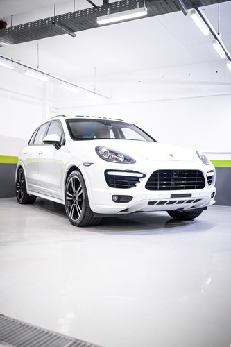 Porsche Cayenne 4.8 V8 Turbo S 5p