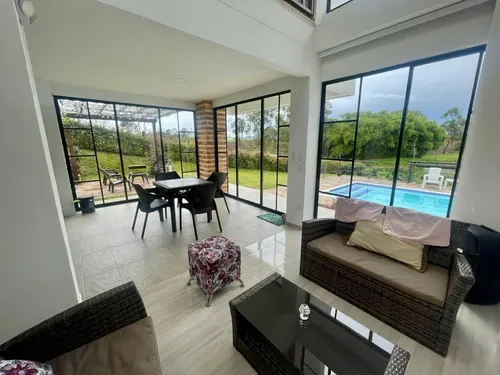 Casa Campestre Moderna Y Con Vista A Un Lago