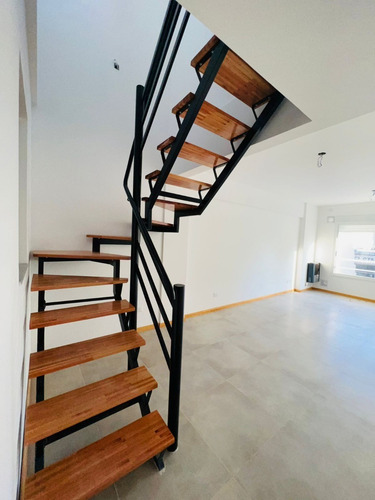 Imagen 10 de 14 de Ph De 3 Ambientes A Estrenar En Duplex 1° Piso Por Escalera