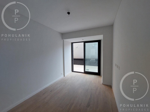 Venta 4 Ambientes Con Patio, Balcón Con Parrilla, Dependencia Y Cochera, Belgrano.