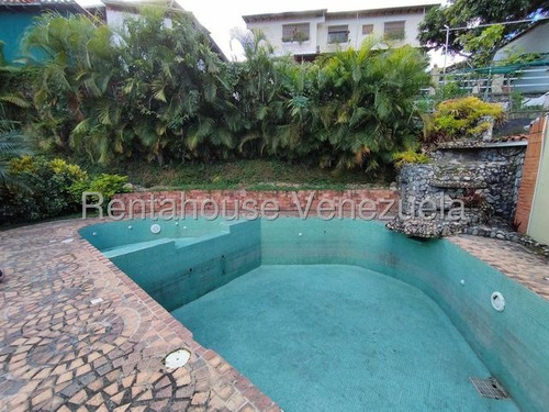 Amplia Y Hermosa Casa Con Excelente Zona Verde En Venta. Urb. Cumbre De Curumo.