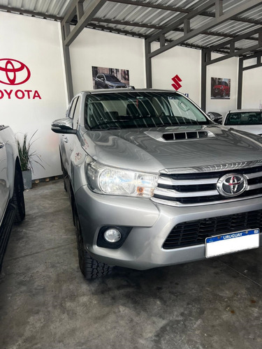 Toyota Hilux 3.0 Cd Srv Cuero Tdi 4x4 5at - A4