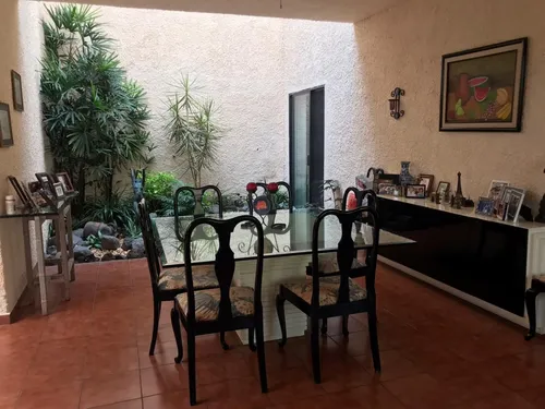 Casa En Venta Con Seguridad 24/7, Alberca Y 4 Rec. En Palmira... 7,700,000