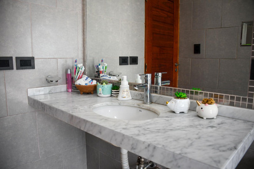 Casa En Venta Con Pileta En Barrio Privado La Carolina Golf Y Country Club