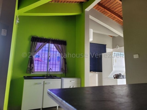 Imagen 4 de 12 de Bella Casa En Venta En Urbanización Maraquiva, Punto Fijo 04146954944 23-13261