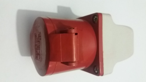 Toma Industrial Hembra Superficial 32amp 6h 3p+t 415v Ip44