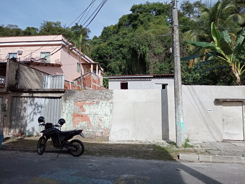 Vendo Terreno Com 360 M² Com Construção Antiga