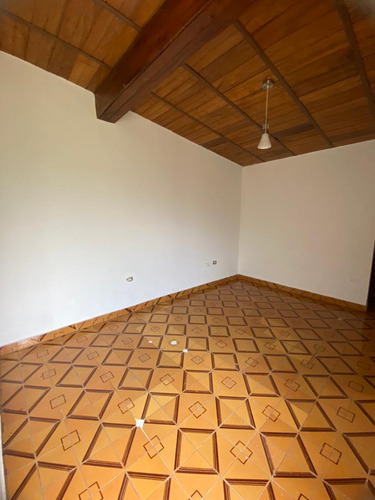 Se Vende Casa/urbanización Andrés Bello Maracay/pg1112