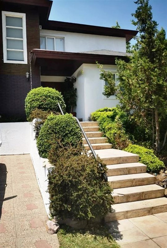 Casa En Venta De 5 Dorm. Alto Macul En La Florida