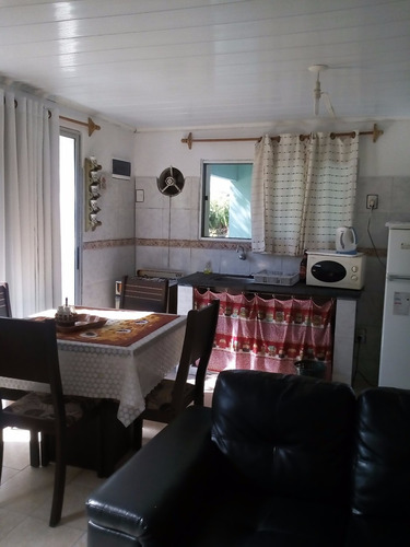 Casa A 6 Cuadras De La Playa Y A 15 Del Centro De Colonia