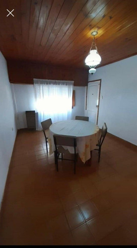 Imagen 3 de 16 de Ph De 2 Ambientes Amplios Con Jardín Y Patio Con Un Departamento De 2 Ambientes En Planta Alta. Parque Luro