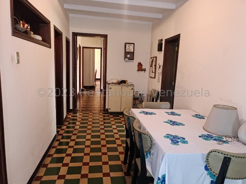 Casa En Venta En Country Club Caracas Para Remodelar Pozo De Agua Chacao Caracas Casas Angela Tochon 2000 Metros Terreno
