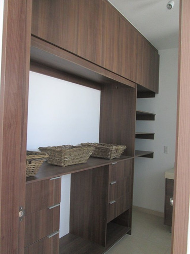 Juriquilla San Isidro, 3 Recamaras, Sala Tv, Pasillo De Servicio, Jardín Trasero