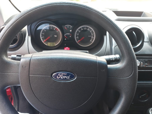 Fiesta Hatch 1.0 Completo