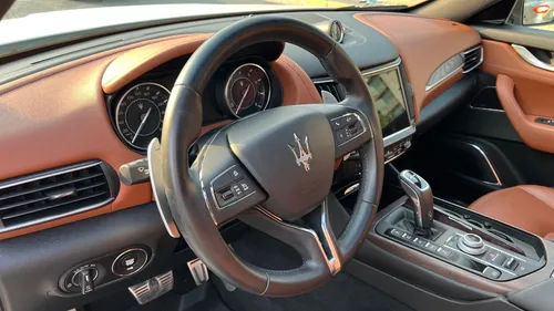Maserati Levante Hybrid 2023