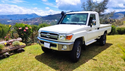 Imagen 2 de 11 de Toyota Pick Up