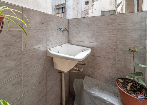 3 Amb Y Medio En Balvanera. Funcional Con 2 Baños
