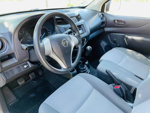Imagen 9 de 15 de Nissan Np300 2018 2.5 Estacas Dh Aa Mt