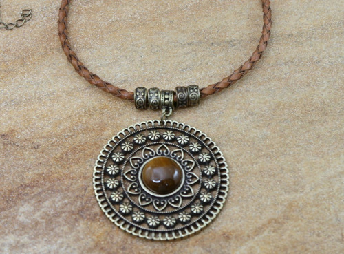 Colar De Couro Mandala Com Pedra Olho De Tigre Bijuterias