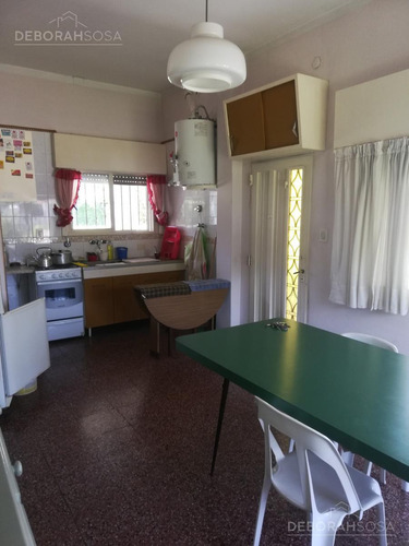 Venta Casa Con Hermoso Parque Y Piscina , En La Reja, Moreno!!!
