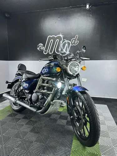 Royal Enfield Meteor 350; Modelo 2023; 8,300 Km