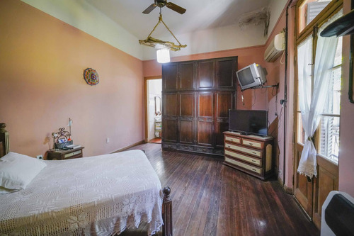 Disfruta De Una Casa Con Jardin, Quincho Y Garage - 5 Ambientes!