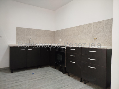 Townhouse En Alquiler Urb. Valle Jardín, Maracay 25-13740 Ki