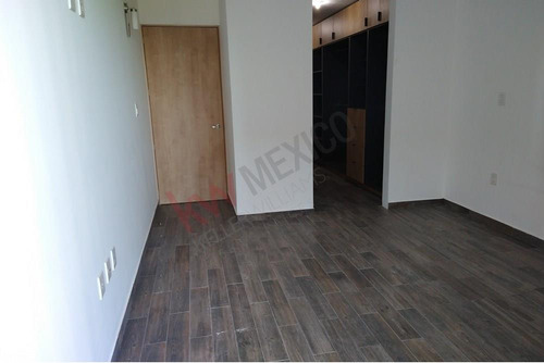 Departamento En Venta En El Refugio, Querétaro . Precio De Oportunidad¡¡¡