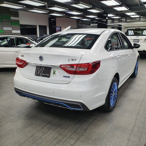 Imagen 3 de 5 de Dongfeng S50 Eléctrico