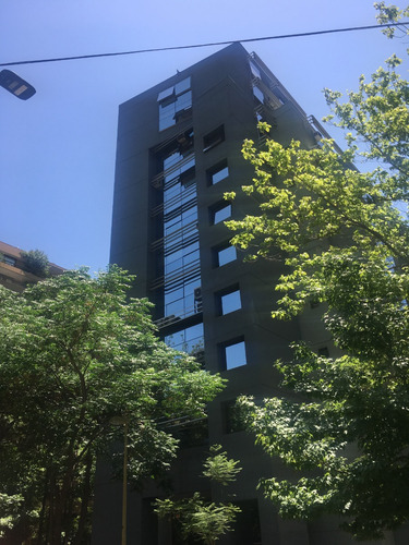 Oficina Impecable, A Pasos De Metro L1, Las Condes