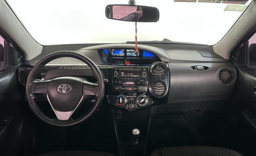 Toyota Etios 1.5 Sedan X