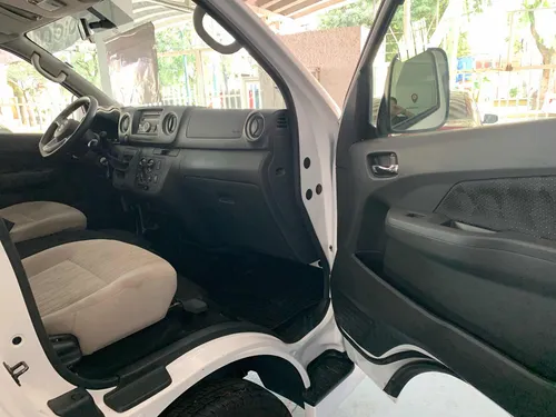 Nissan Urvan Lujo 11 Pasajeros