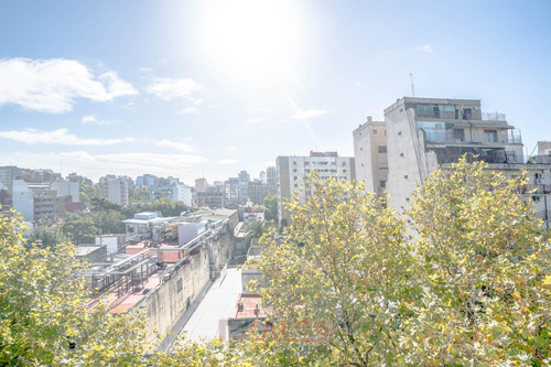Departamento En Flores - 4 Ambientes - Frente - Balcon - Impecable