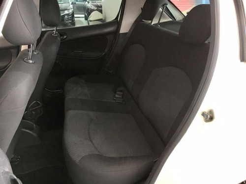 Imagem 9 de 13 de Peugeot 207 1.4 Active 8v Flex 4p Manual