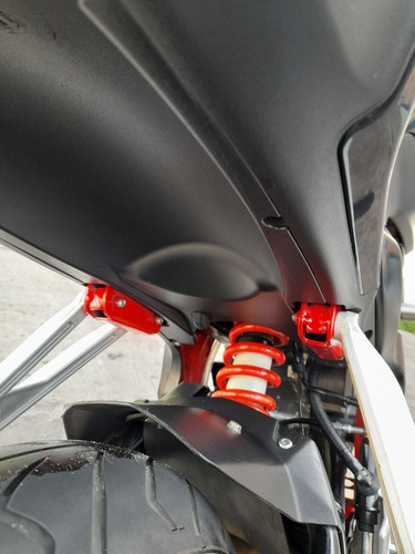 Imagen 5 de 23 de Benelli Tnt25