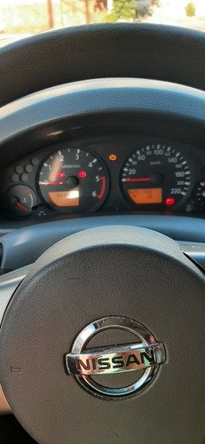 Imagem 6 de 8 de Nissan Frontier 2009 2.5 Xe Cab. Dupla 4x2 4p