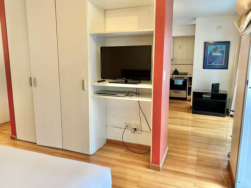 Moderno Departamento De 2 Amb. Amoblado En El Corazón De Las Cañitas.