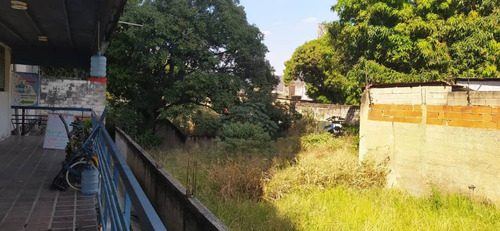 Terreno  En La Av. Cuatricentenaria - Valencia    Int-008